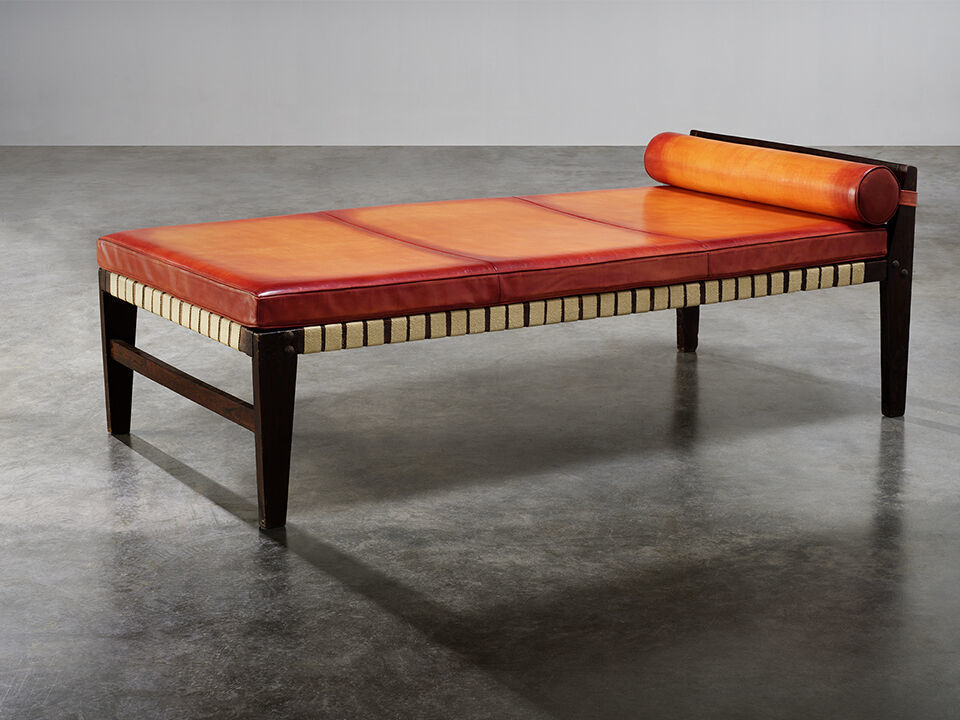 imagen 6 de Muebles diseñados por Pierre Jeanneret y tapizados por Berluti, una joya de colección.