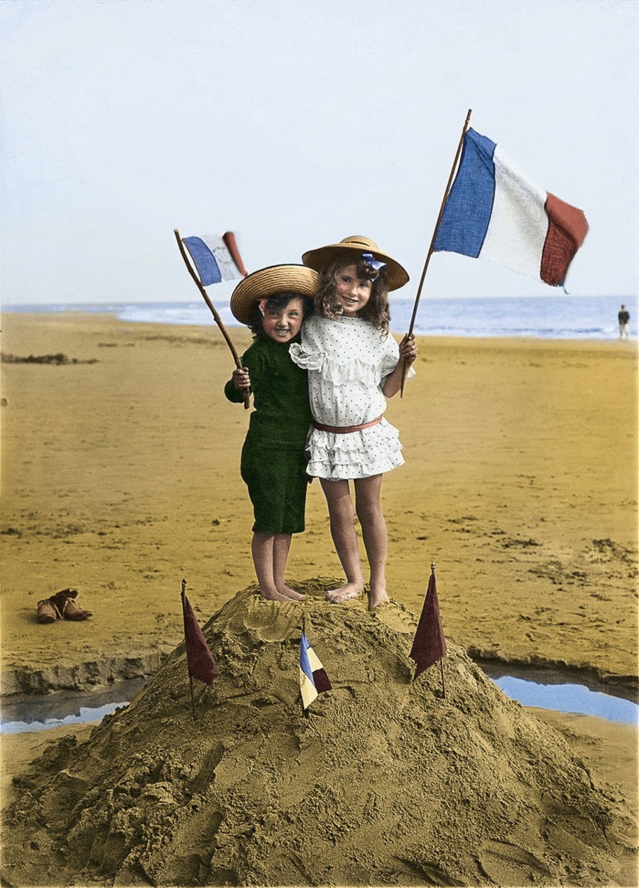 imagen 12 de Taschen evoca la Francia del cambio de siglo.