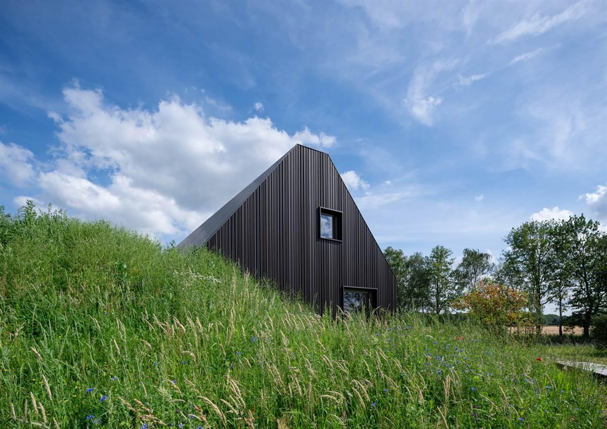 imagen 11 de Villa Vught, la versión moderna de una casa rural holandesa.