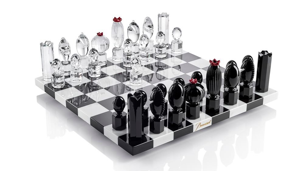 imagen 2 de El set de juegos de mesa más bello del mundo es de mármol y cristal, de Marcel Wanders y Baccarat.