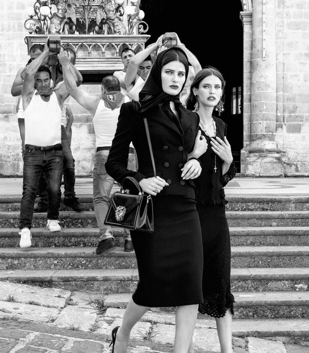 imagen 13 de ¿El negro es el color del verano? Dolce & Gabbana lo reivindican.