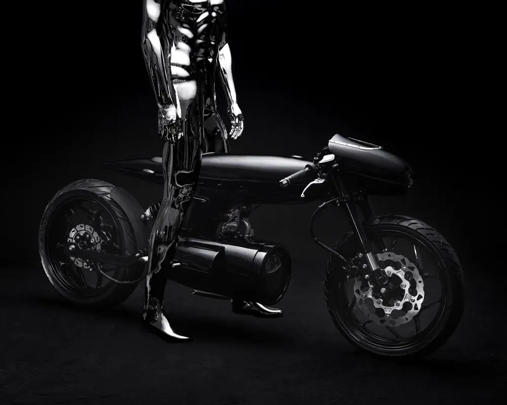 imagen 5 de Eve 2020, una motocicleta elegante y negro azabache.