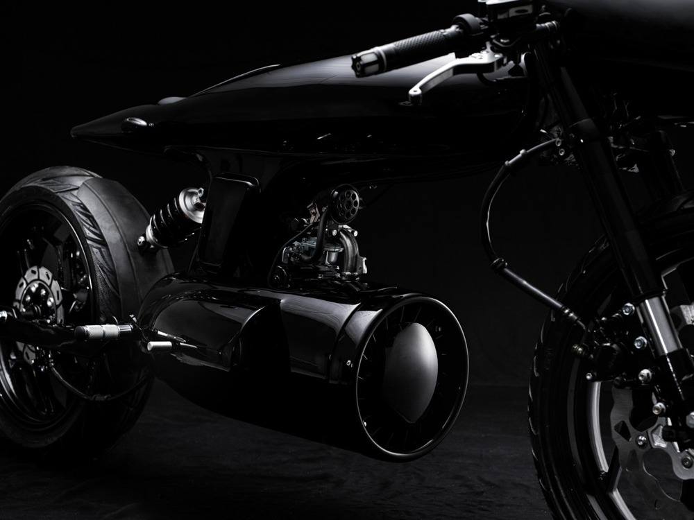 imagen 7 de Eve 2020, una motocicleta elegante y negro azabache.