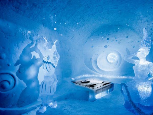 Icehotel, el hotel de hielo, ha abierto sus suites de invierno con mucho arte.