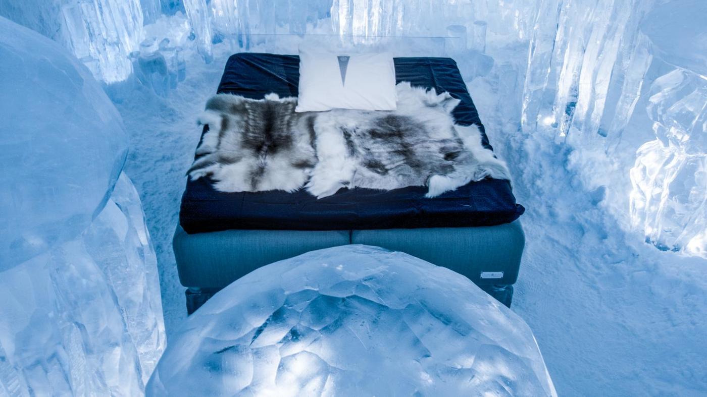 imagen 3 de Icehotel, el hotel de hielo, ha abierto sus suites de invierno con mucho arte.