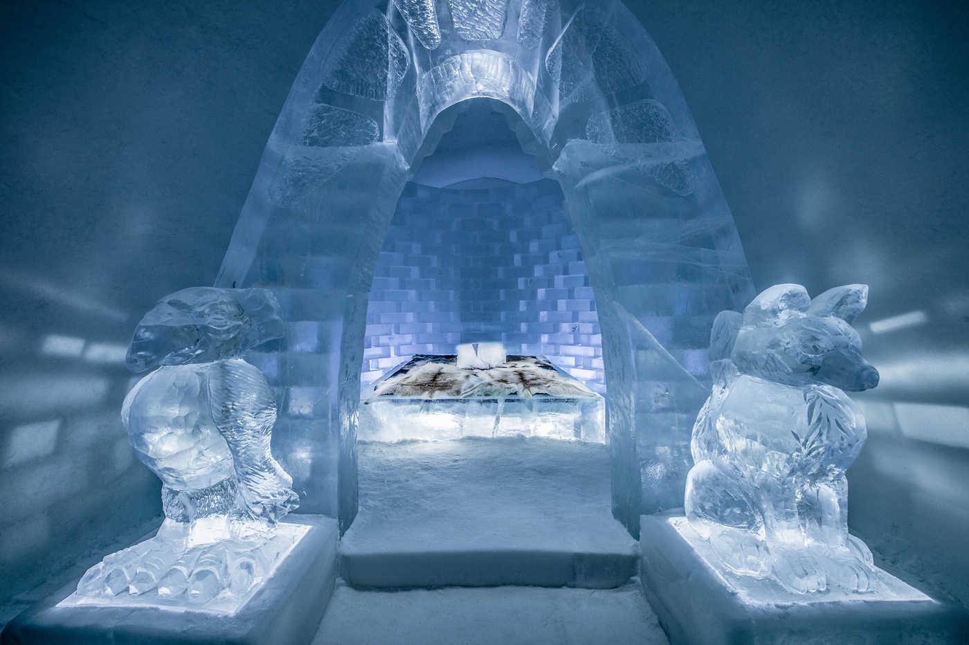 imagen 10 de Icehotel, el hotel de hielo, ha abierto sus suites de invierno con mucho arte.