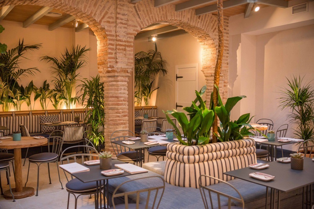imagen 2 de Marbella estrena restaurante: Lateral Naranjos.