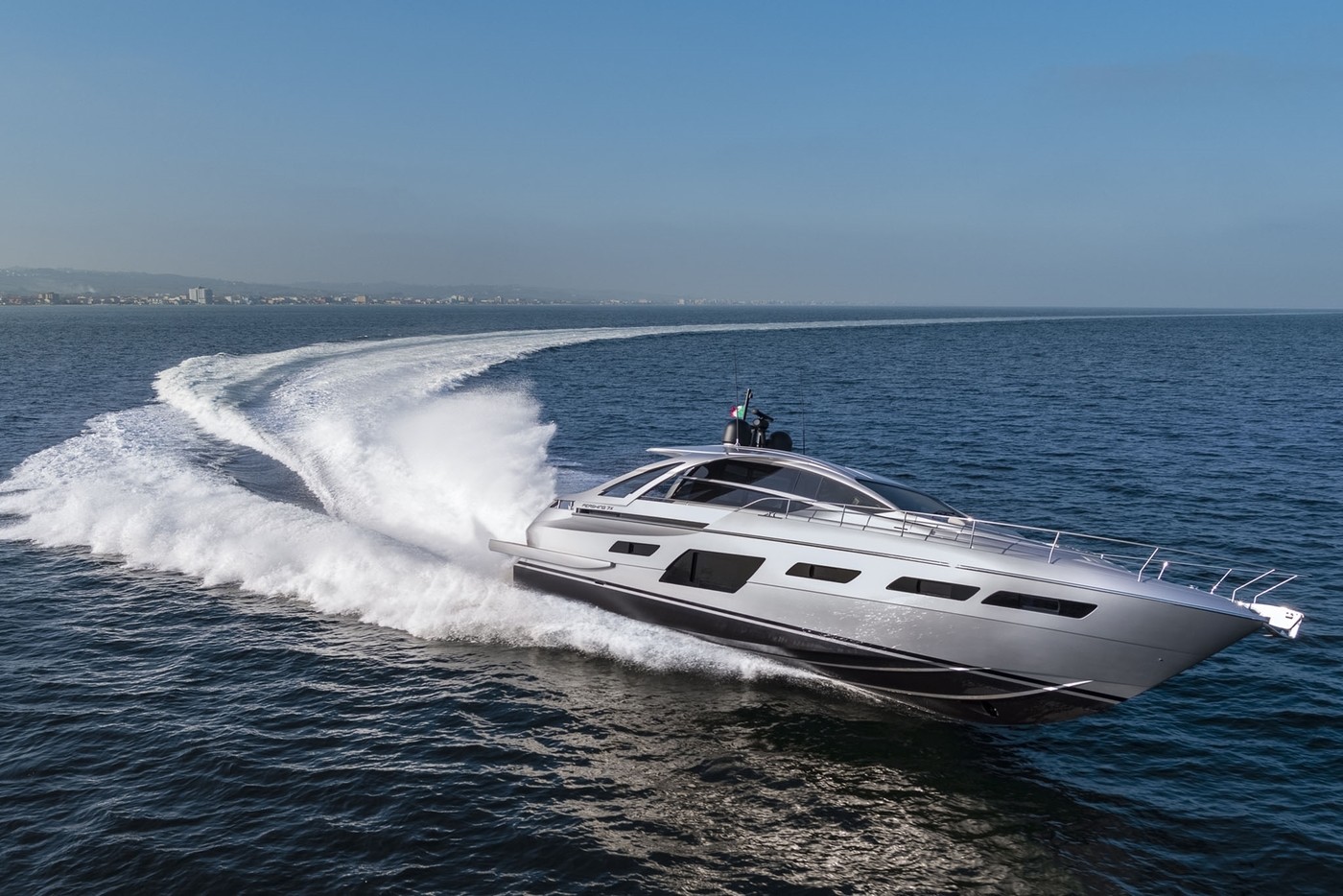 imagen 8 de Nuevo Pershing 7X ¿quién no querría navegar en un yate como éste?