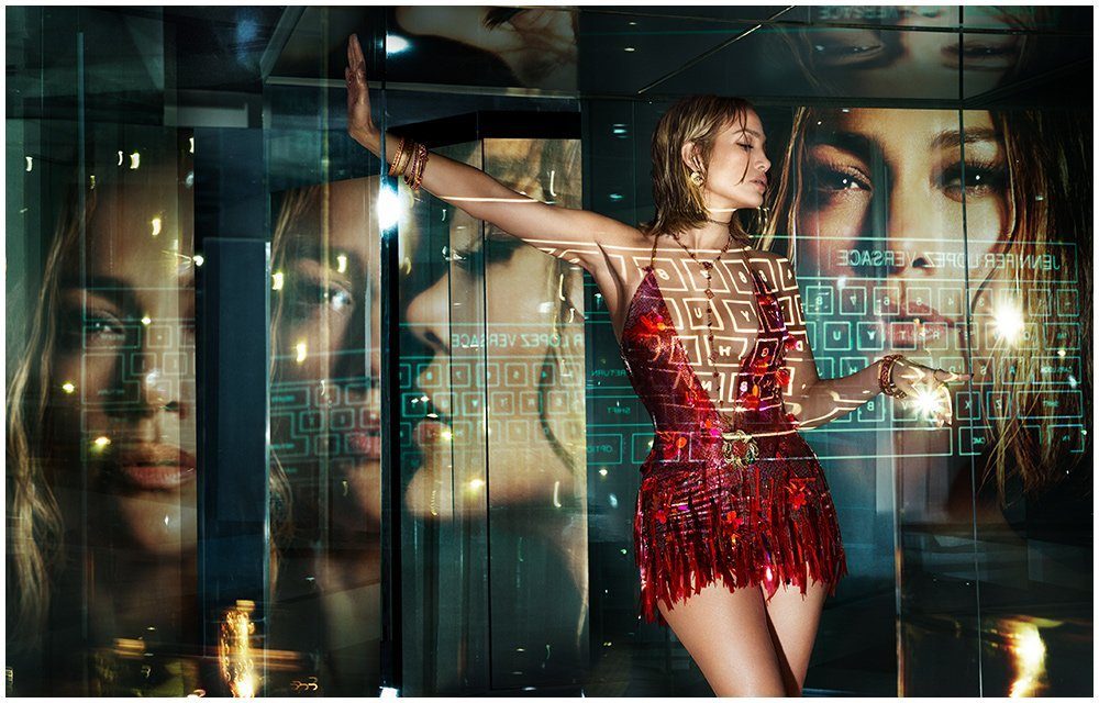 imagen 1 de Versace, Jennifer López, Kendall Jenner, la inteligencia artificial y la moda de primavera y verano.