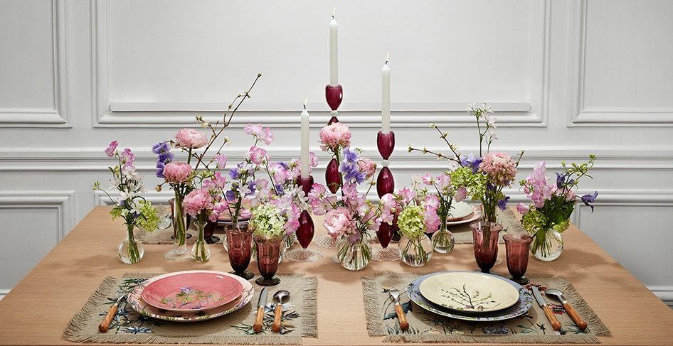 imagen 1 de Dior Gardens, mesas de primavera y Dior.
