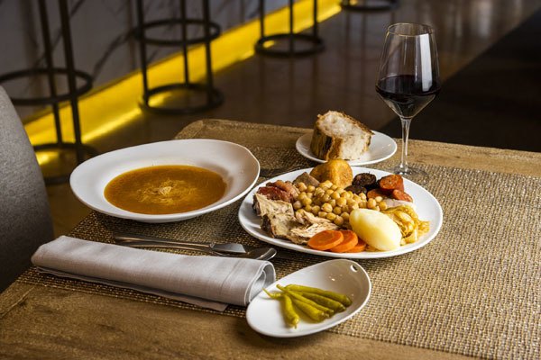 imagen 2 de El cocido en el Restaurante Sandó se come los jueves.