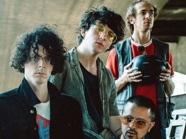 El regreso de Mystery Jets: nunca es tarde si la dicha es buena.