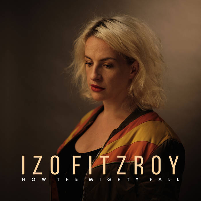 imagen 3 de La artista británica Izo FitzRoy comparte el último adelanto de su próximo disco.
