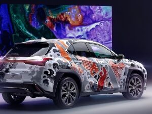 Imagen de El primer coche tatuado del mundo es Lexus.