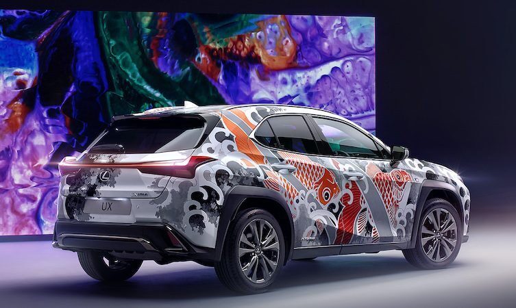 El primer coche tatuado del mundo es Lexus.