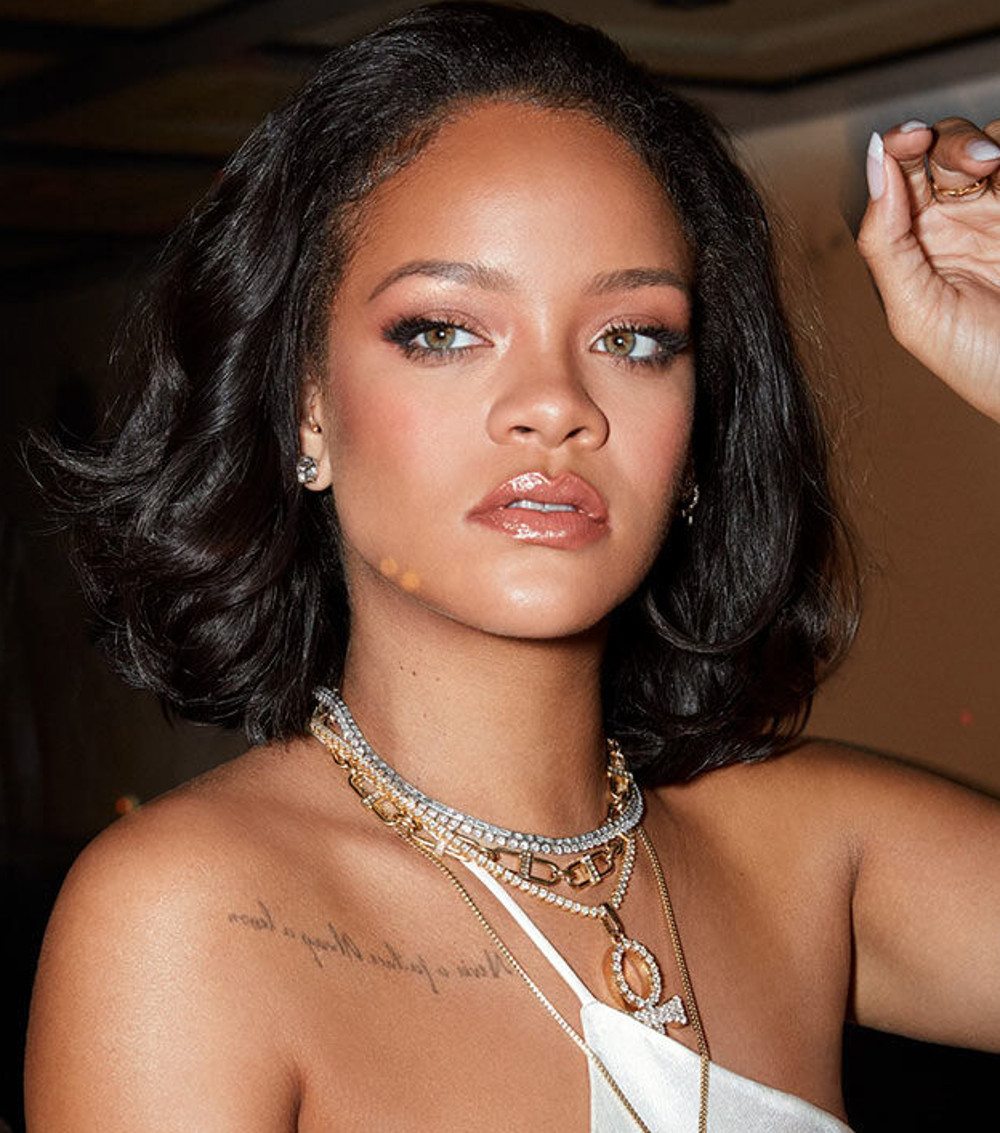 imagen 2 de Rihanna encanta en la campaña de belleza de Fenty.