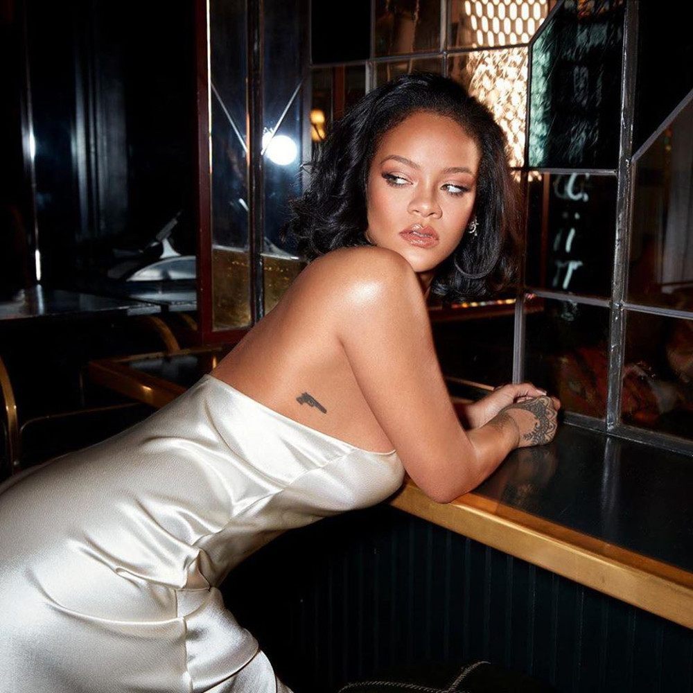 imagen 1 de Rihanna encanta en la campaña de belleza de Fenty.