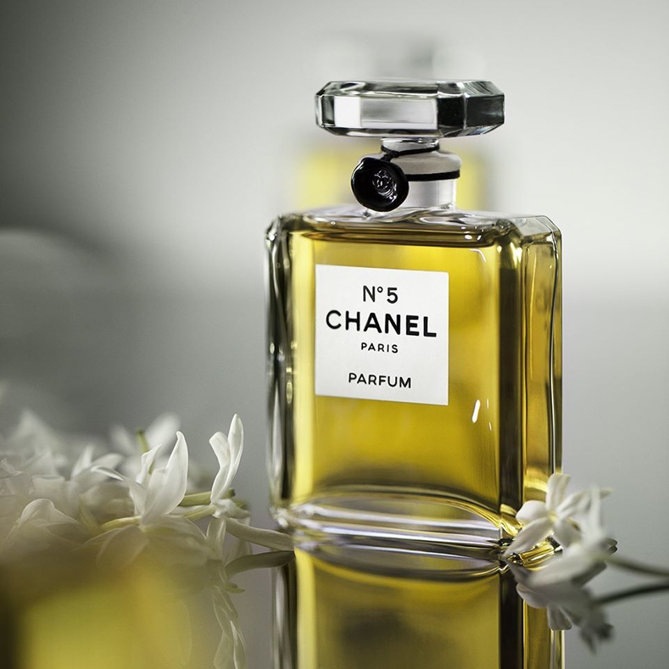 imagen de perfumes históricos