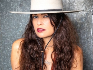 La cantante y compositora Tawny Ellis adelanta otro corte de su próximo álbum.