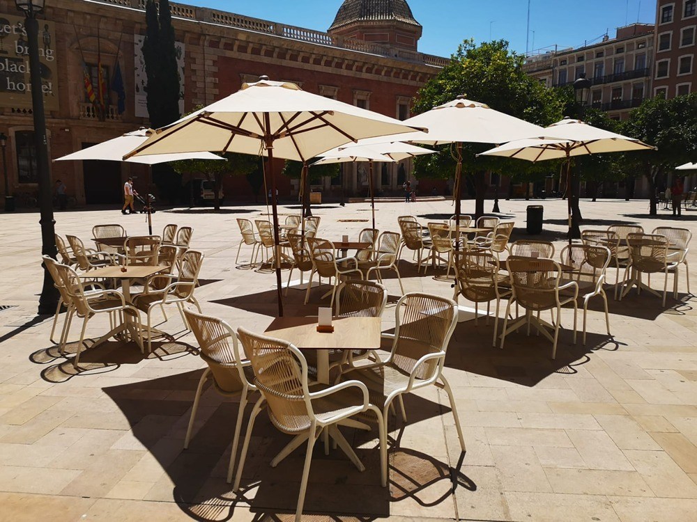 imagen 2 de Los restaurantes Lateral celebran la desescalada abriendo sus terrazas.