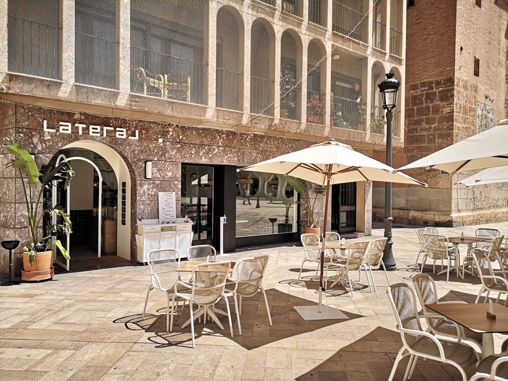 imagen 3 de Los restaurantes Lateral celebran la desescalada abriendo sus terrazas.