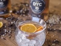 Porque a las mamás también les gusta el whisky: cócteles con DYC.