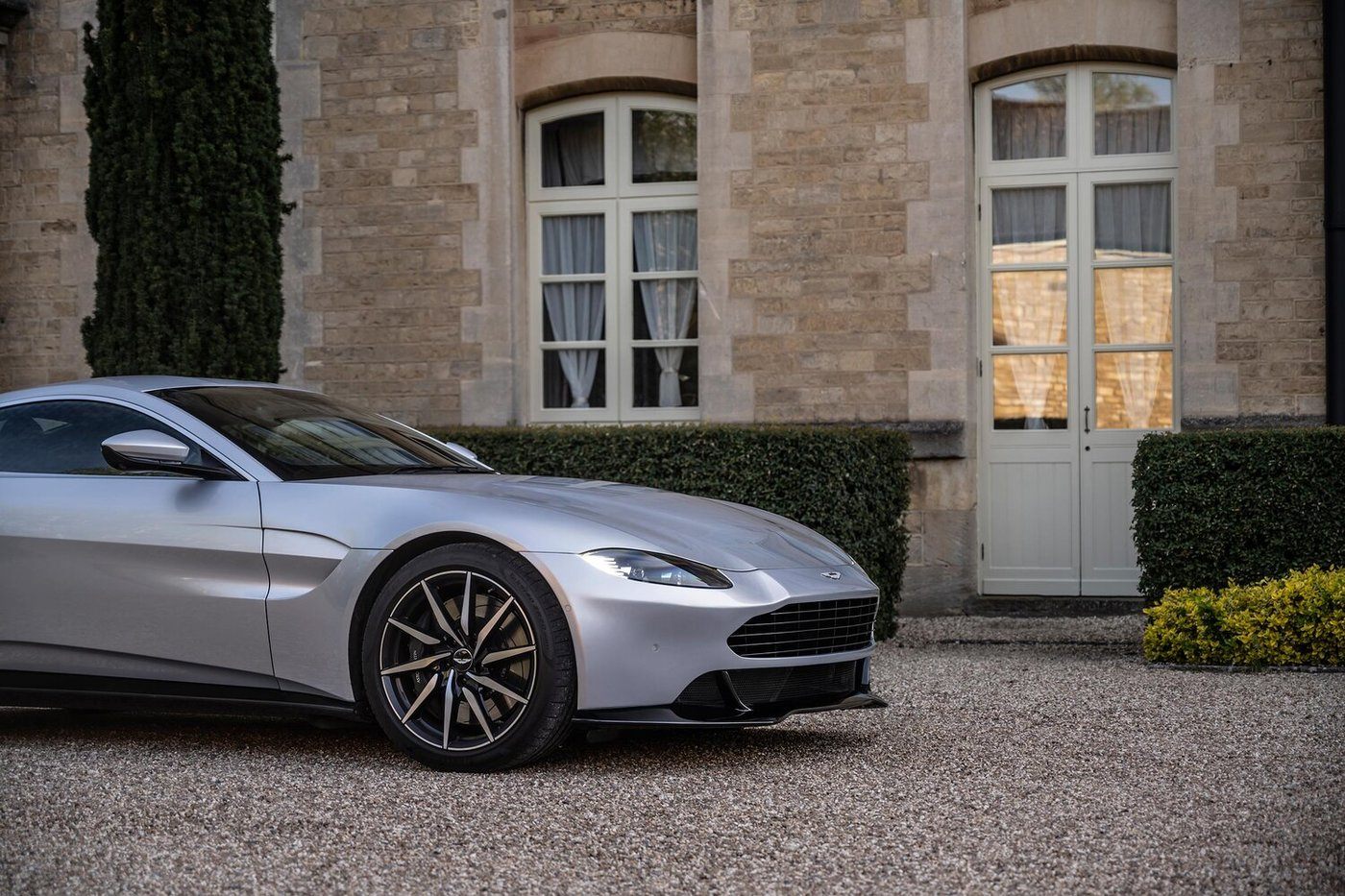 imagen de Aston Martin Vantage by Revenant Automotive