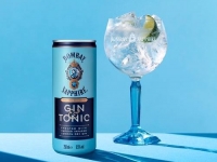 El gin tonic de verano es azul y Bombay Sapphire, es Bombay Sapphire & tonic.