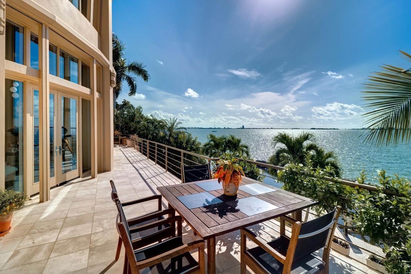 imagen 5 de La casa perfecta está en Sarasota Bay, península de Florida, y mira al Golfo de México.