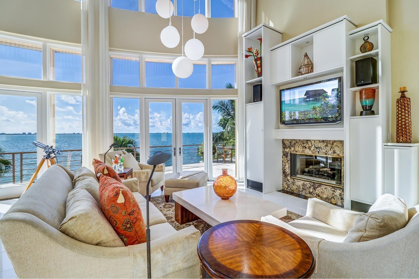 imagen 25 de La casa perfecta está en Sarasota Bay, península de Florida, y mira al Golfo de México.