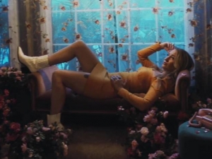 Margo Price anuncia nueva fecha de lanzamiento para su próximo álbum.