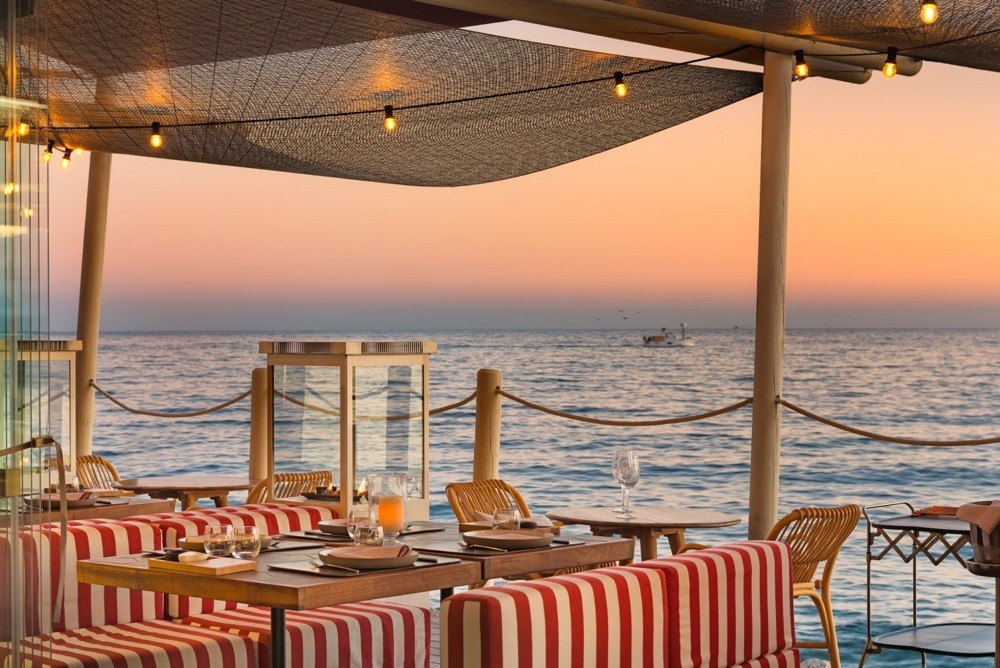 imagen 1 de Soleo Marbella, una terraza junto al mar ¿para qué más?