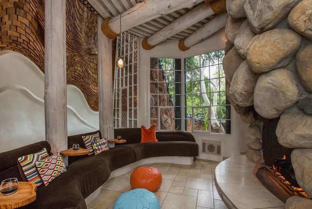 imagen 15 de Vacaciones en una casa americana para seis inspirada en Gaudí… ¡y en Pinocho!