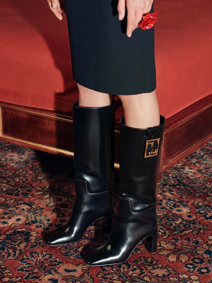 imagen 5 de Georgina Grenville y un pre-fall muy Versace.