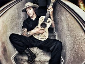 Ryan Hamilton comparte el lyric-video del adelanto de su nuevo álbum.