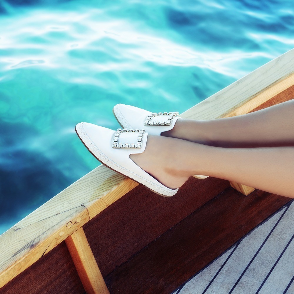 imagen 11 de Vacaciones en Lily’s Island con Roger Vivier a tus pies.