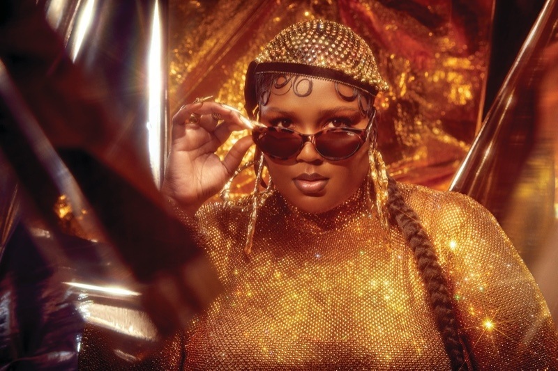 imagen 2 de Quay x Lizzo, una colección de gafas de sol (y otros complementos).