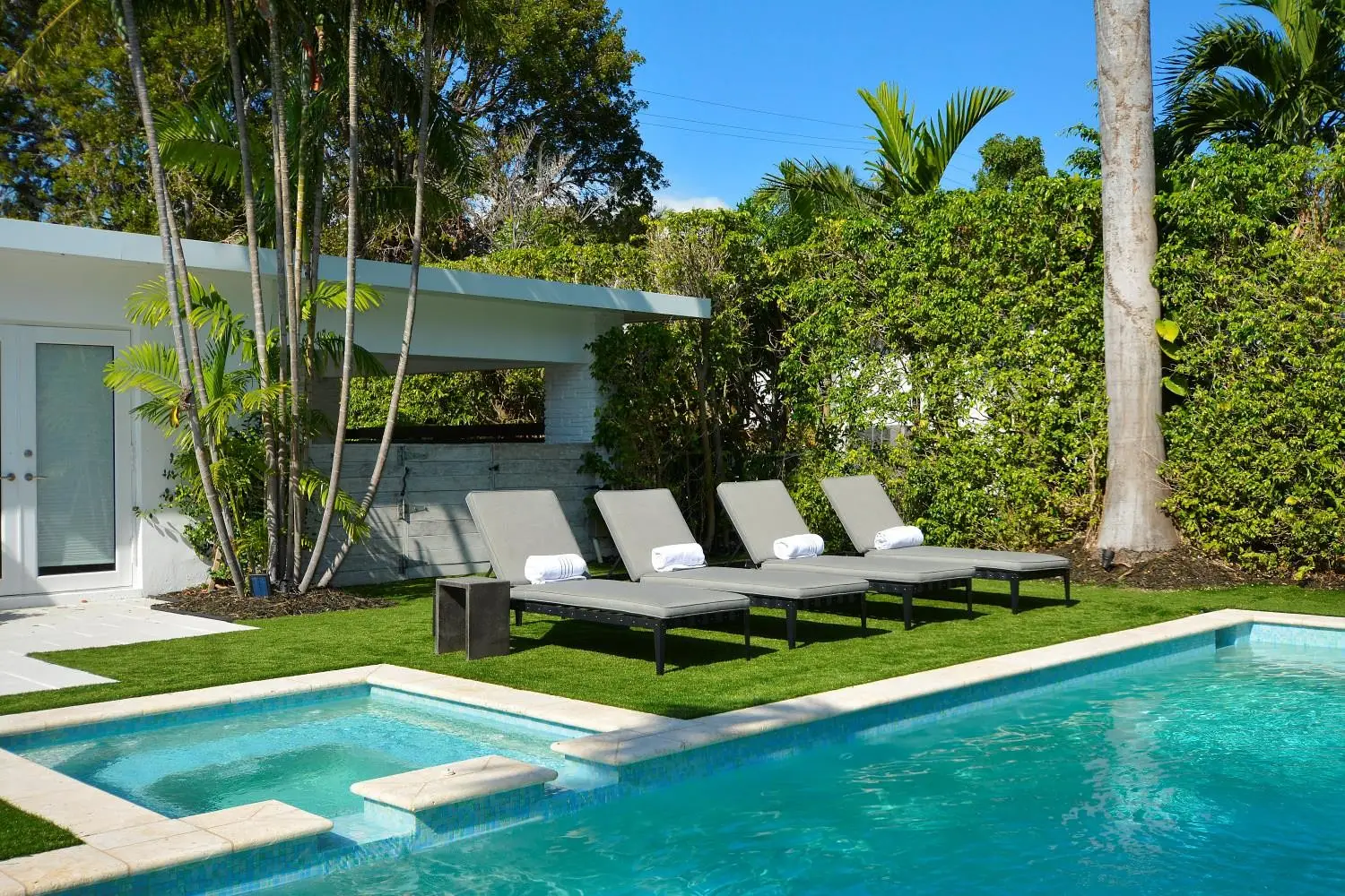 imagen 3 de Una casa para quienes quieren vivir en el corazón de Miami Beach.