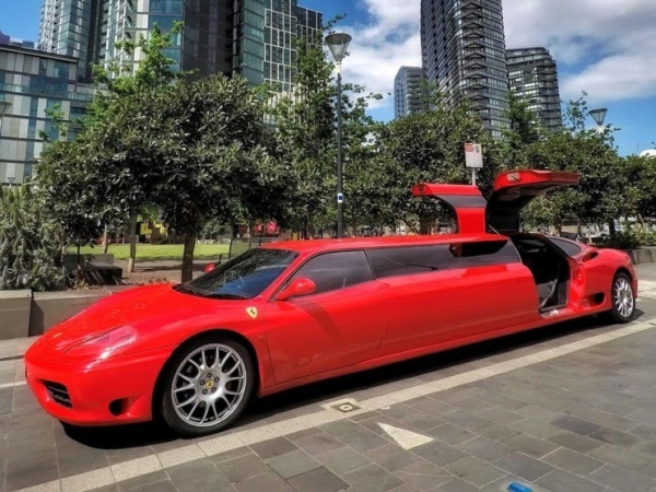 Una limusina Ferrari ¿lujo u ostentación? Se vende por 243.000 euros.