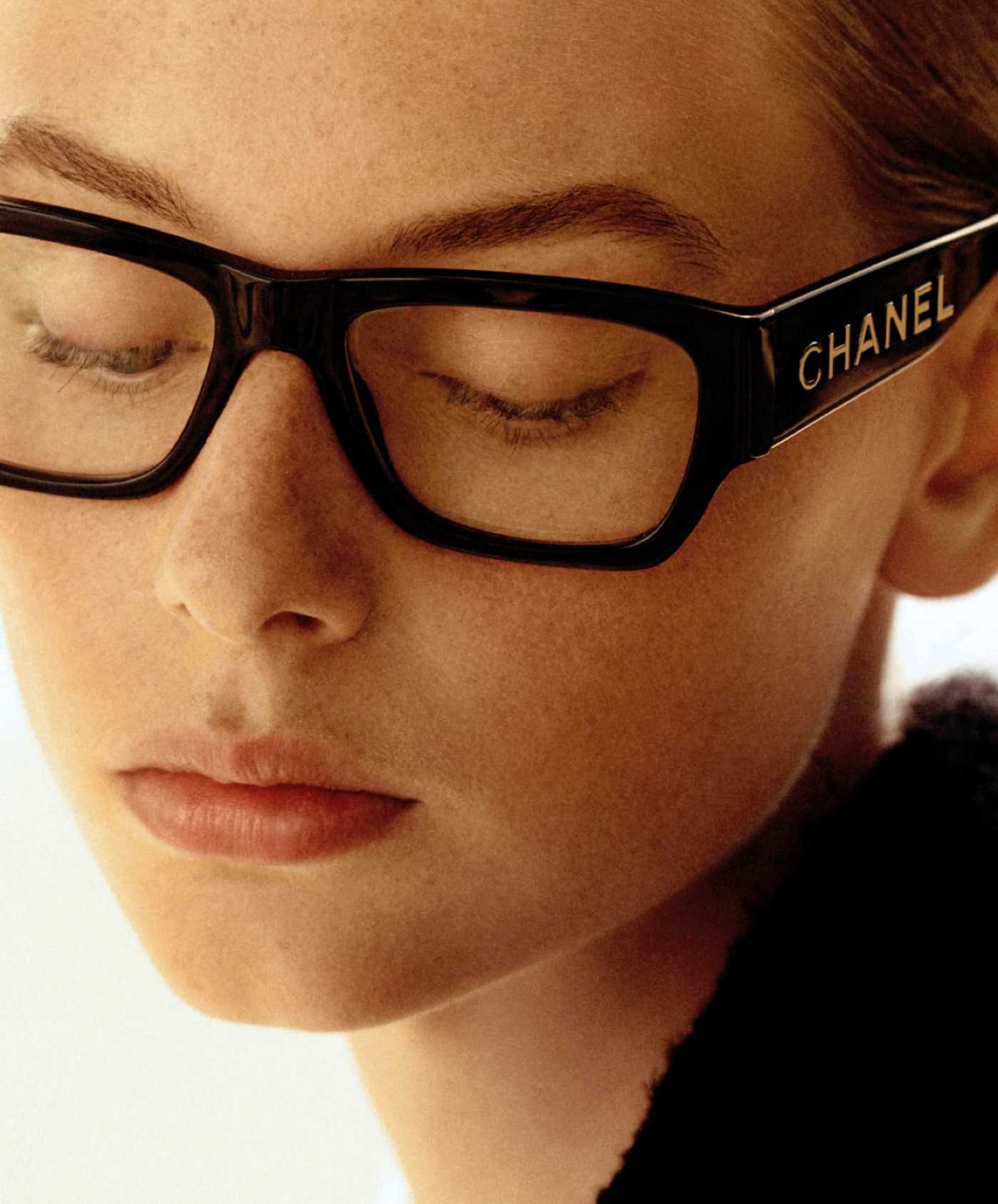 Las propuestas de Chanel para vestir la mirada. la vida a través de las gafas de Chanel. -