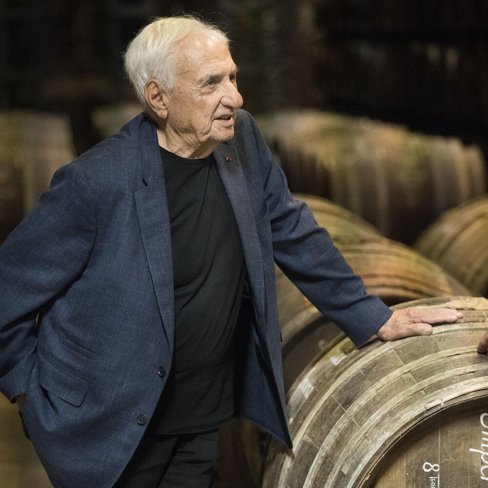 imagen 2 de Hennessy X.O. x Frank Gehry, un cognac arquitectónico.