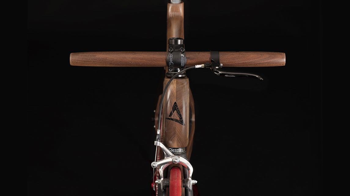 imagen 4 de Las bicicletas de Alfredo son de madera.