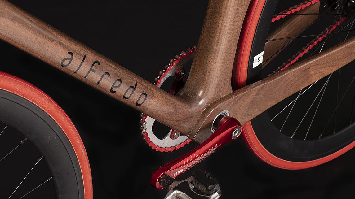 imagen 8 de Las bicicletas de Alfredo son de madera.