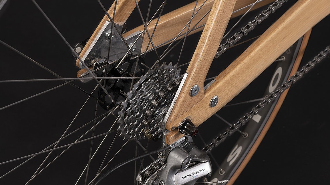 imagen 9 de Las bicicletas de Alfredo son de madera.