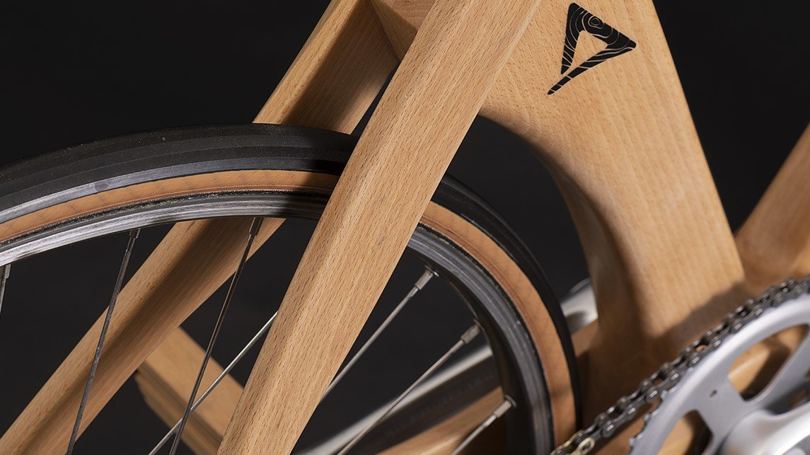 imagen 10 de Las bicicletas de Alfredo son de madera.