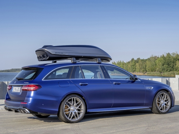 Mercedes AMG Roof Box: con la casa a cuestas, sí, pero con mucho estilo.