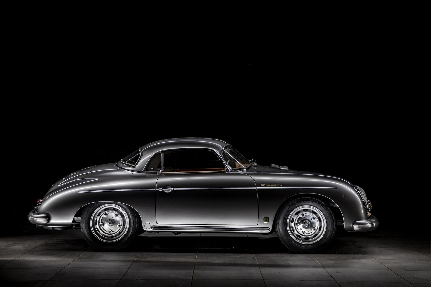 imagen 2 de Serge Heitz vende un espectacular Porsche 356 de 1958 totalmente rediseñado.