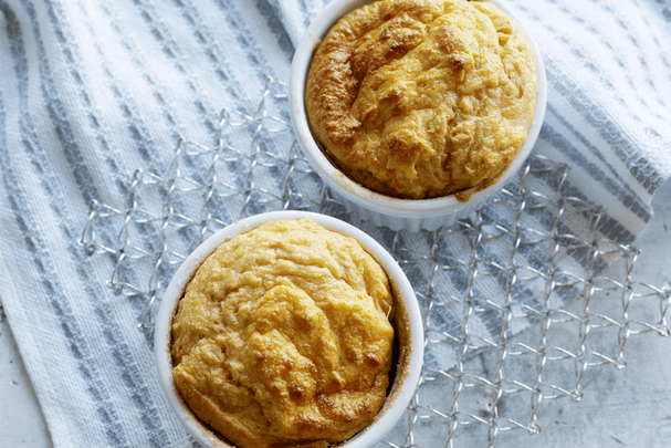 Soufflé de calabaza con queso suizo.