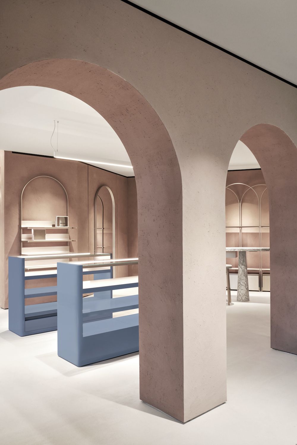 imagen 11 de Furla presenta un nuevo concepto de tienda en Piazza Duomo.