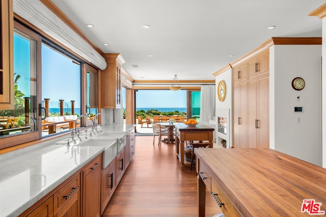 imagen 8 de Pierce Brosnan vende su casa en Malibú… ¡y qué casa!